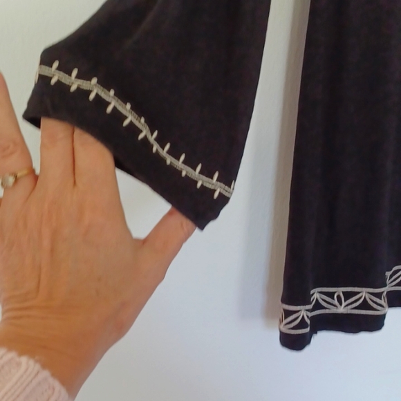 DB established 1962 🖤 Black LS Tunic With Cream Embroidery on Mesh WM - Picture 3 of 9